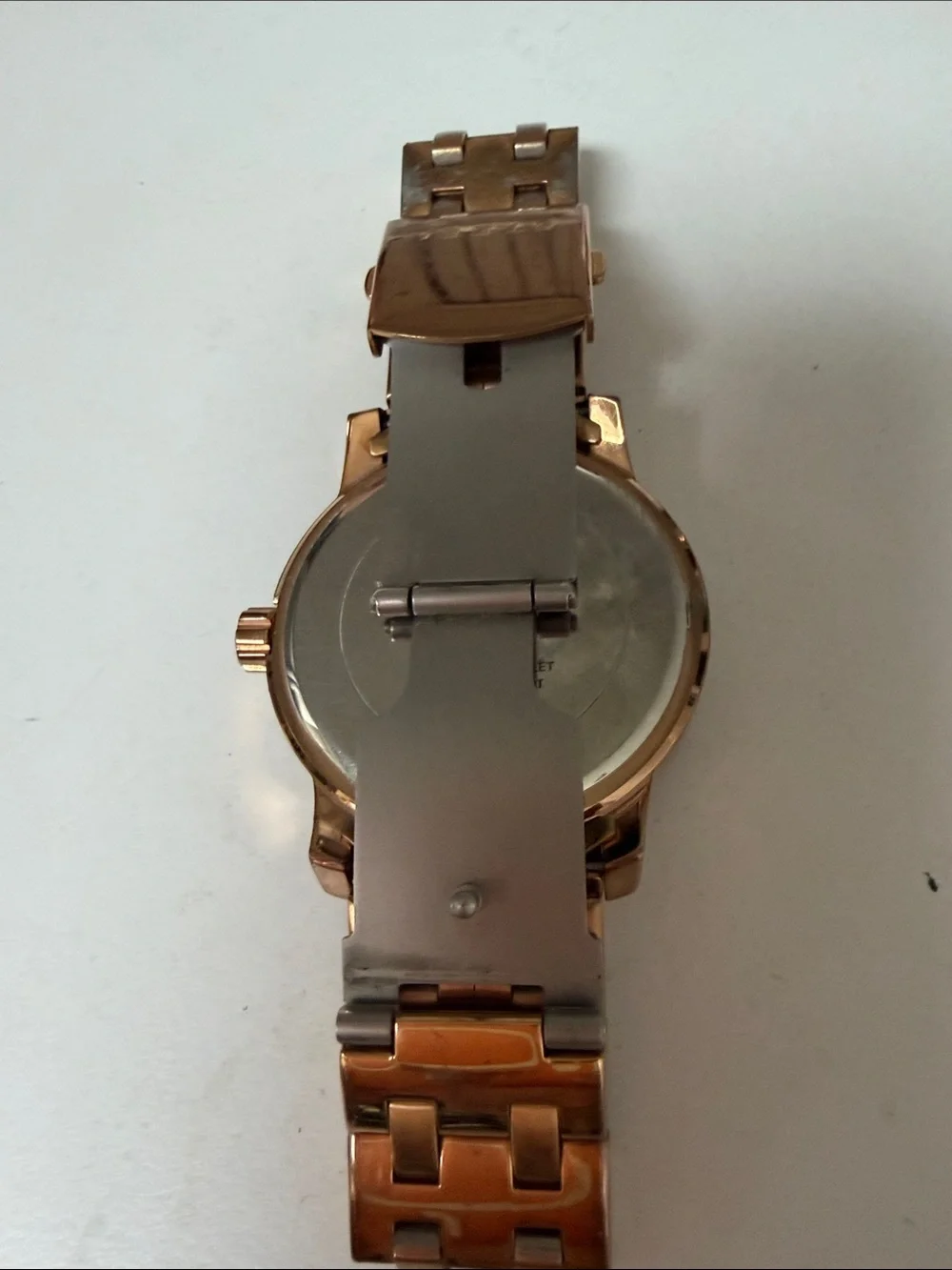 GUESS Rose Gold-Tone men’s or Unisex Bracelet Watch